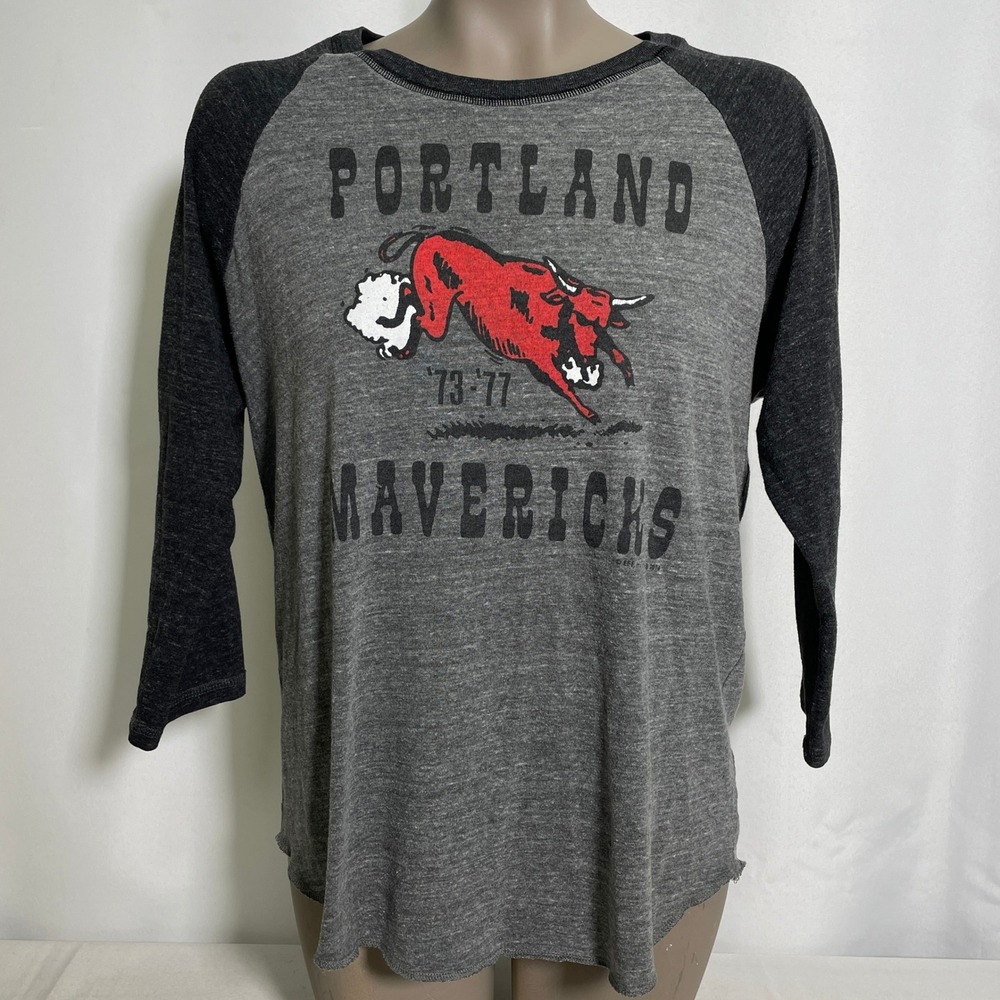 Portland Mavericks Ebbets Field Flannels Raglan Baseball T-Shirt Women's LARGE